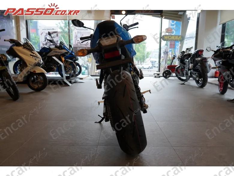 Suzuki Gsx 8 S - фото 2