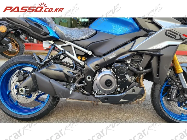 Suzuki Gsx S 1000 Gx - фото 6