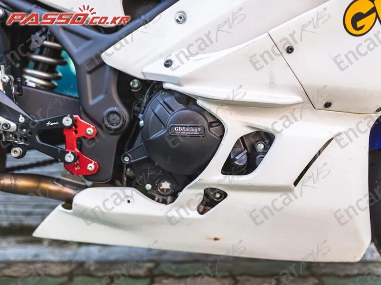 YAMAHA YZF R3 - фото 4