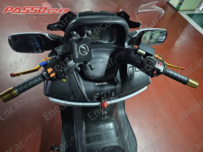 Suzuki Burgman 650 Executive - фото 3