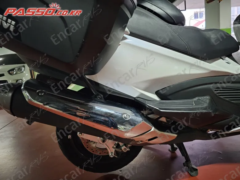 Suzuki Burgman 650 Executive - фото 6