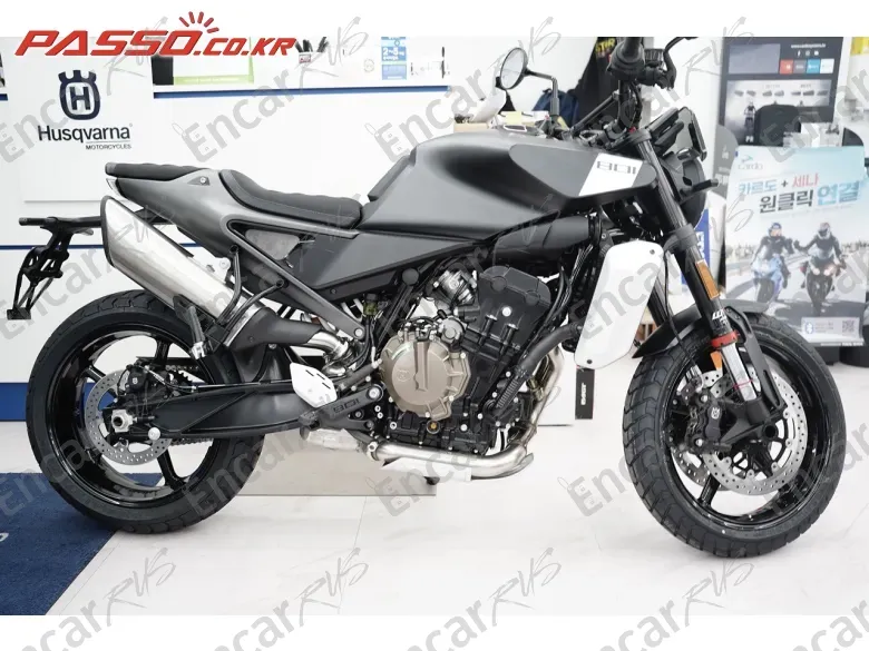 Husqvarna Svartpilen 701 - фото 0