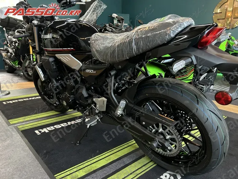 Kawasaki Z 650 Rs Abs - фото 2