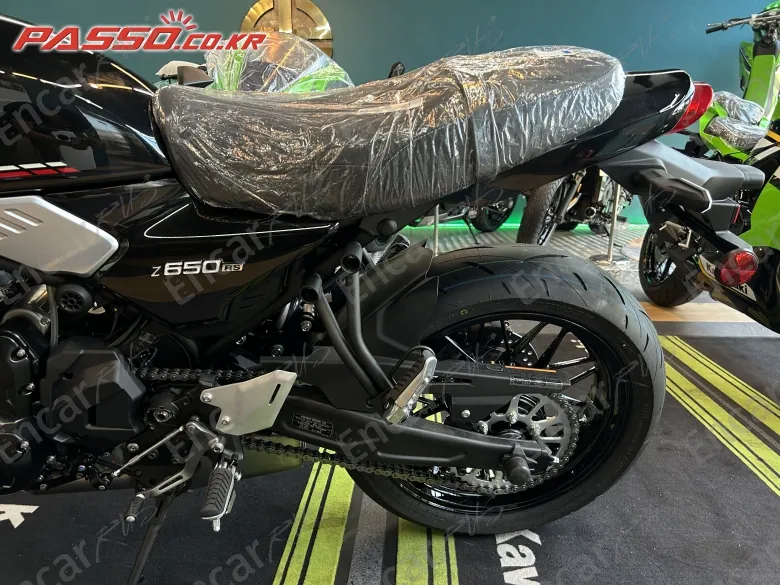 Kawasaki Z 650 Rs Abs - фото 5