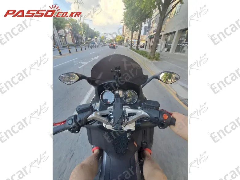 Aprilia Srv 850 - фото 3