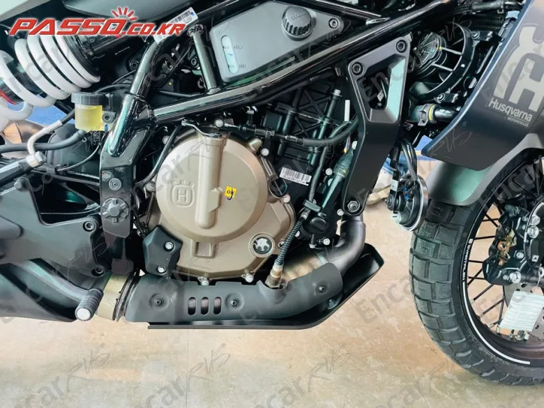 Husqvarna Svartpilen 401 - фото 4