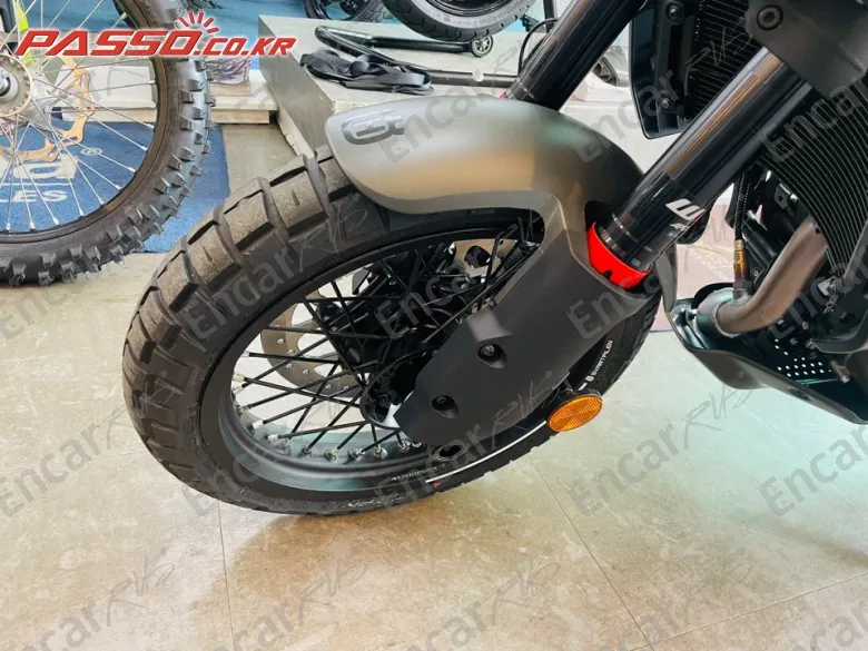 Husqvarna Svartpilen 401 - фото 5