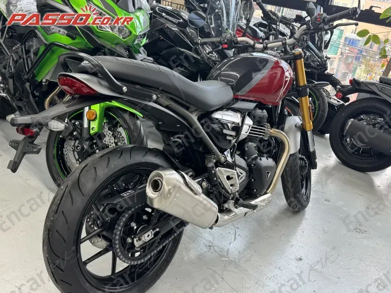 Triumph Speed Four - фото 2