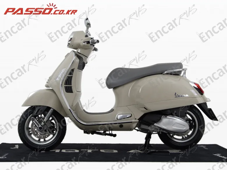 Vespa Gts 300 Classic - фото 1