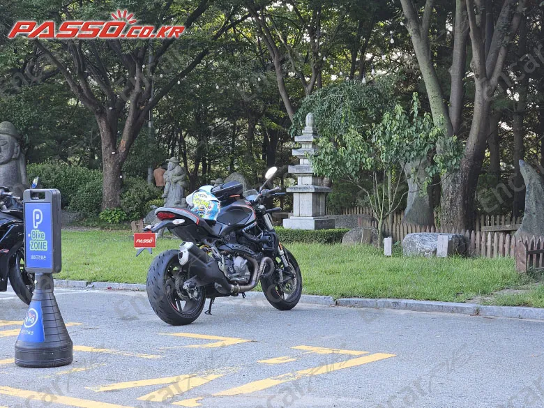 Ducati Monster 821 Stealth - фото 2