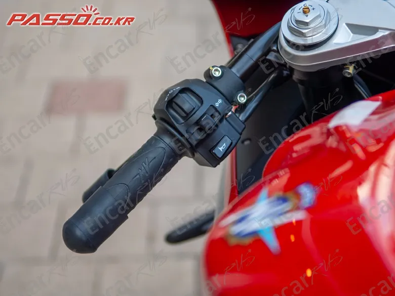 Mv Agusta Superveloce 800 - фото 3