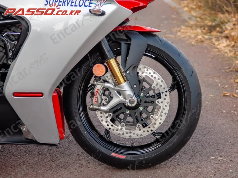 Mv Agusta Superveloce 800 - фото 5