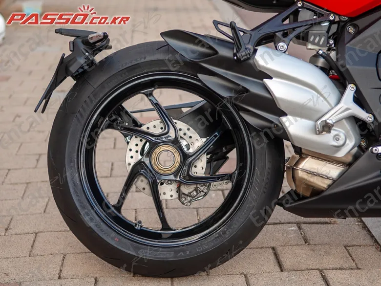Mv Agusta Superveloce 800 - фото 6