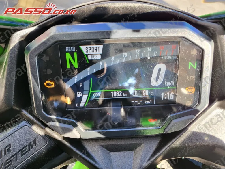 KAWASAKI NINJA ZX 4 RR - фото 3