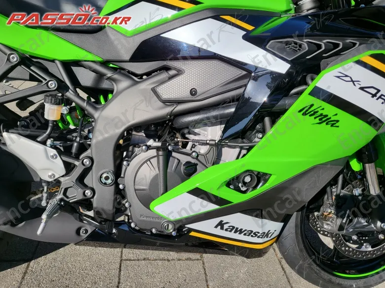 KAWASAKI NINJA ZX 4 RR - фото 5