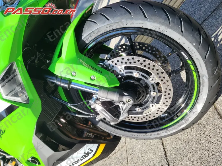 KAWASAKI NINJA ZX 4 RR - фото 6
