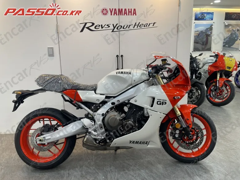 YAMAHA XSR 900 - фото 0