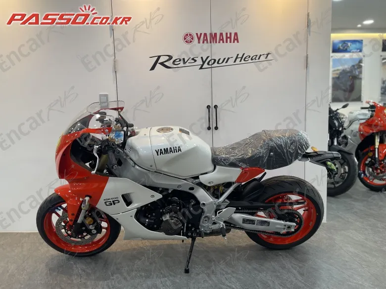 YAMAHA XSR 900 - фото 1