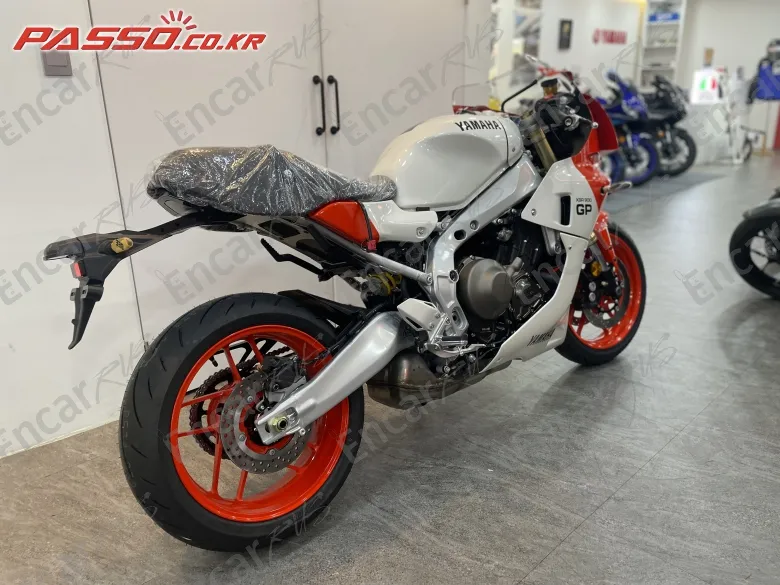 YAMAHA XSR 900 - фото 2
