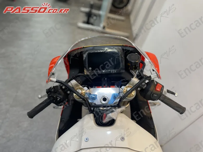 YAMAHA XSR 900 - фото 3