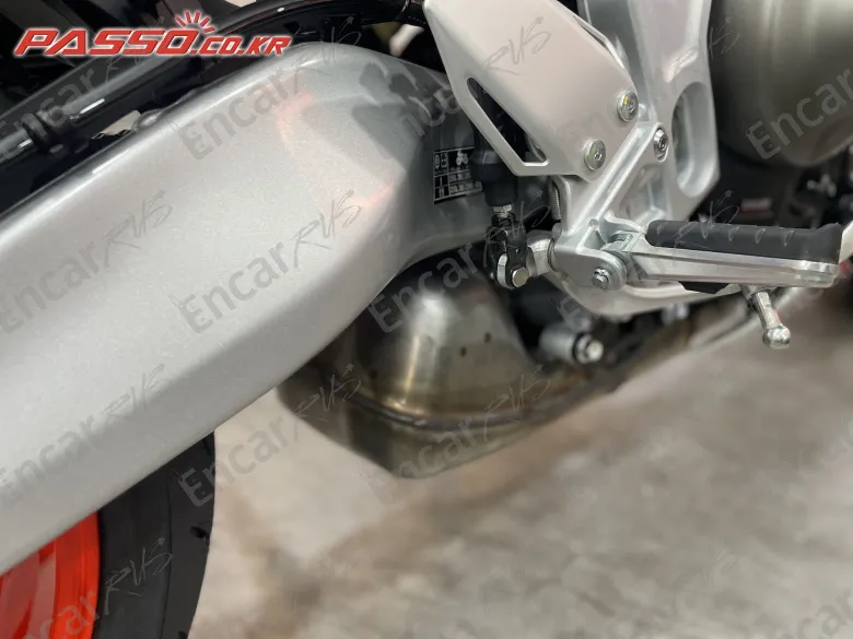 YAMAHA XSR 900 - фото 6