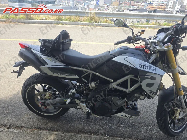 Aprilia Dorsoduro 750 - фото 0