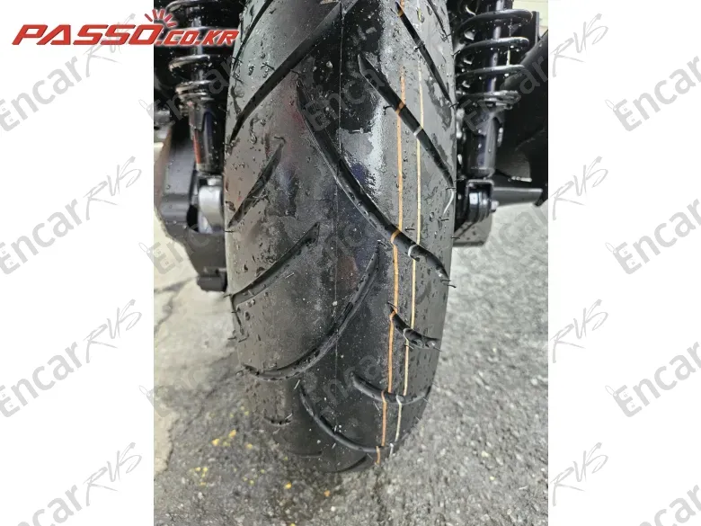 YAMAHA X MAX 300 ABS - фото 5