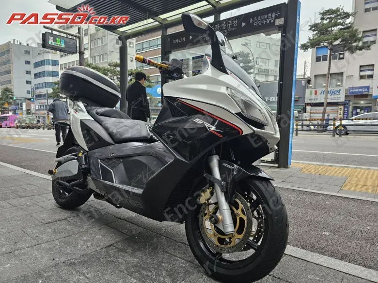 Aprilia Srv 850 - фото 2