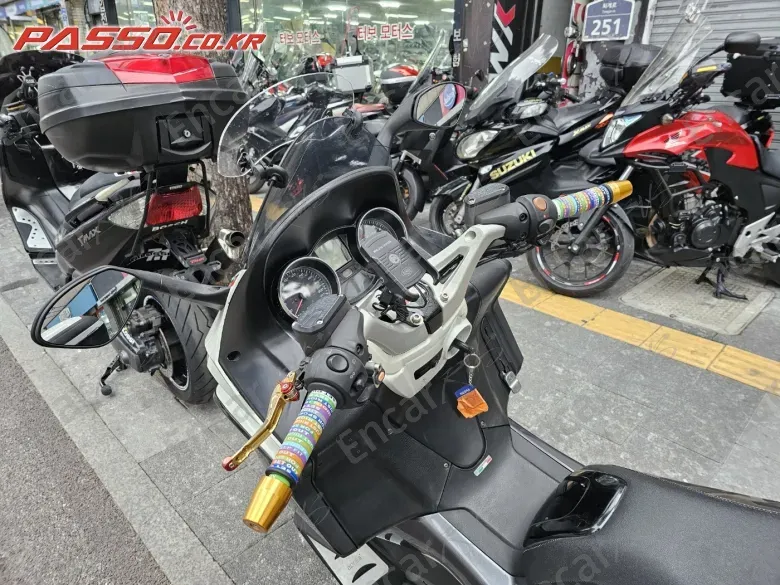 Aprilia Srv 850 - фото 4