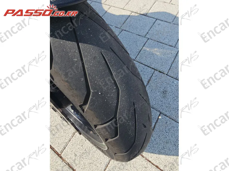Kawasaki Z 800 - фото 4