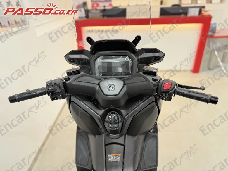 YAMAHA X MAX 300 ABS - фото 3