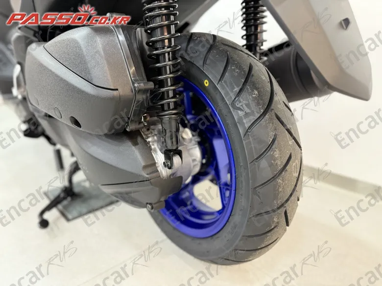 YAMAHA X MAX 300 ABS - фото 5