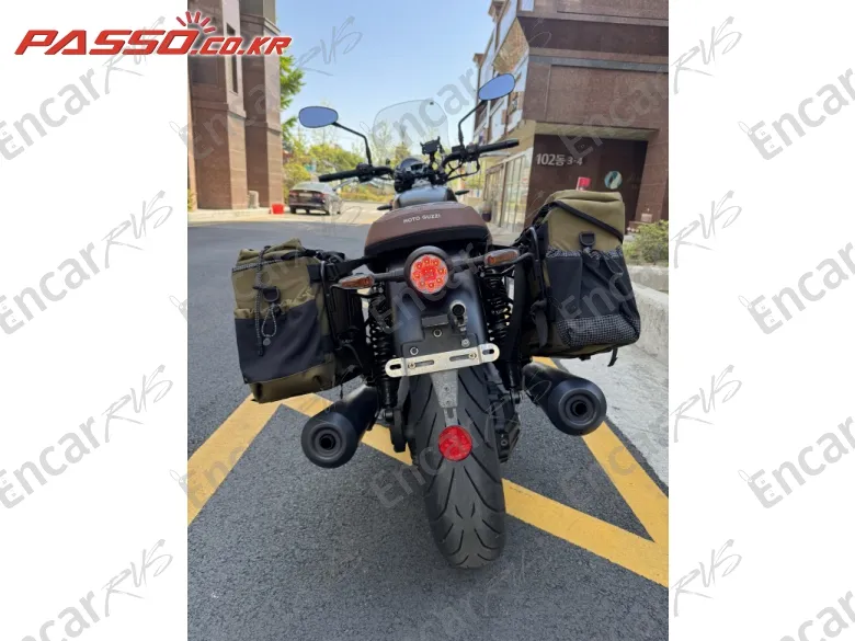Moto Guzzi V7 Stone - фото 2