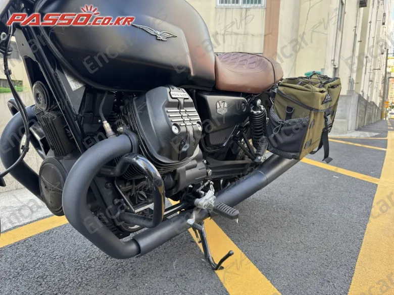 Moto Guzzi V7 Stone - фото 5