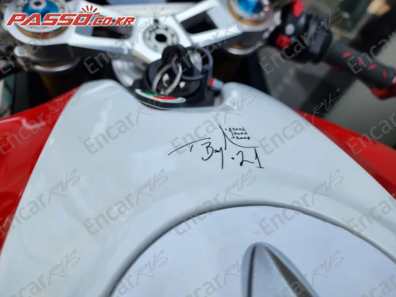 DUCATI PANIGALE V2 - фото 3
