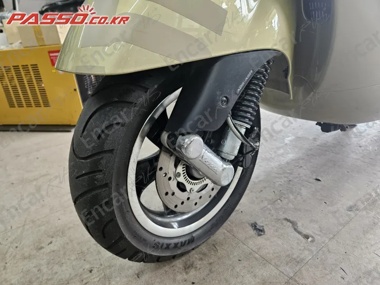 VESPA GTS 300 75TH SPECIAL EDITION - фото 5