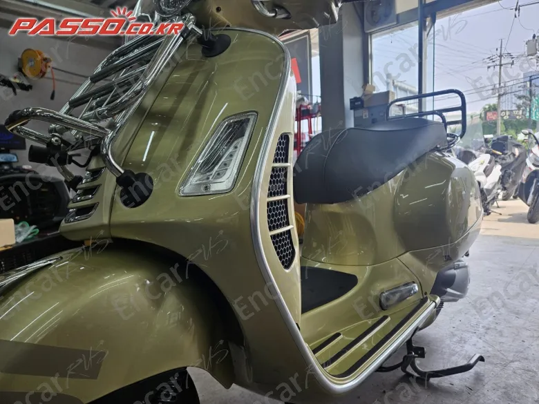 VESPA GTS 300 75TH SPECIAL EDITION - фото 6