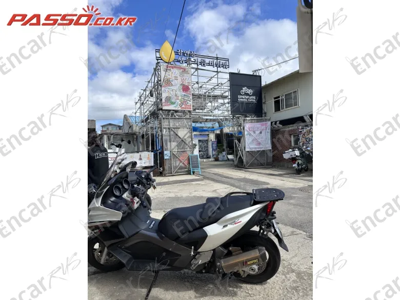 Aprilia Srv 850 - фото 4
