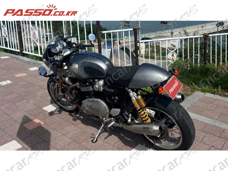 Triumph Thruxton R - фото 2