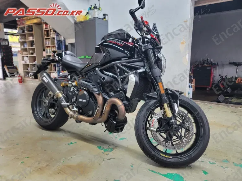 Ducati Monster 1200 R - фото 0