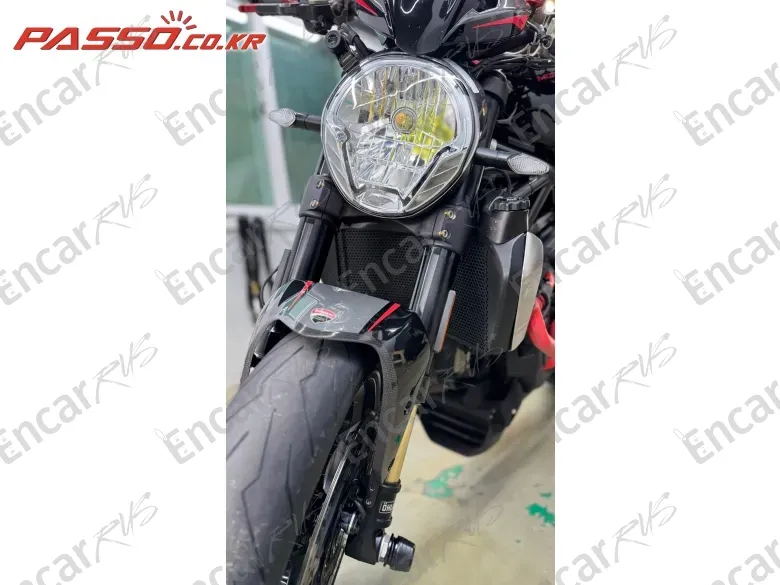 Ducati Monster 1200 R - фото 5