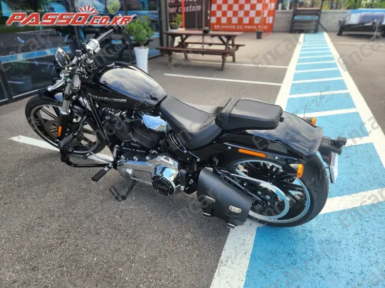 Harley-Davidson Cvo Breakout - фото 1