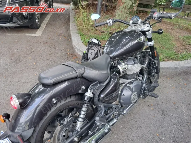 Royal Enfield Super Meteor 650 - фото 1