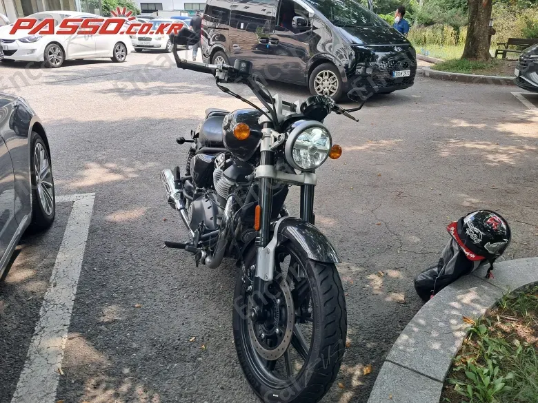 Royal Enfield Super Meteor 650 - фото 4