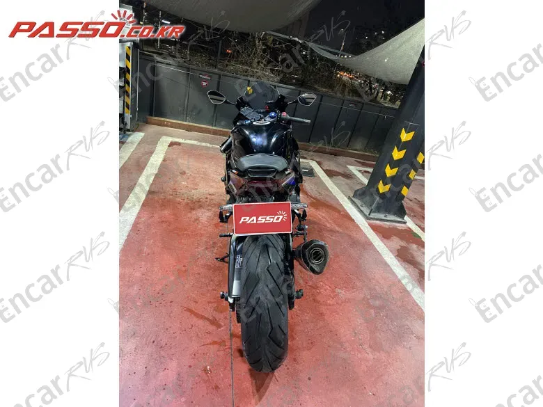 Suzuki Gsx R 1000 R - фото 2