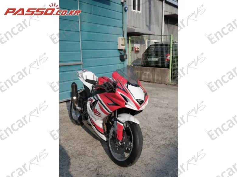 Suzuki Gsx R 600 - фото 1