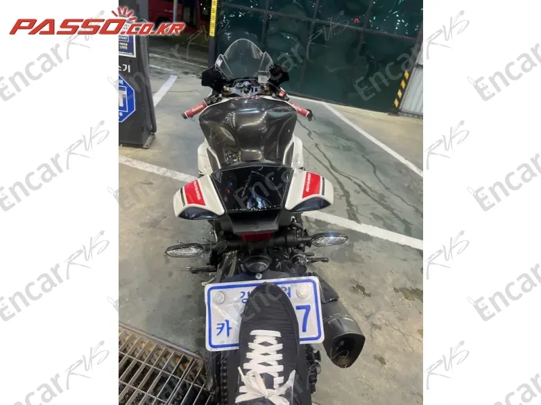 Yamaha Yzf R1 - фото 2