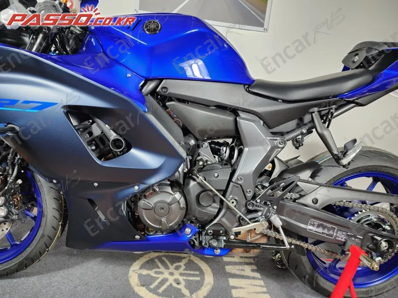 Yamaha Yzf R7 - фото 4