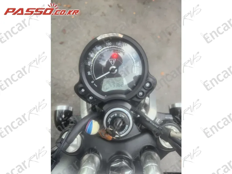 Triumph Street Twin - фото 3