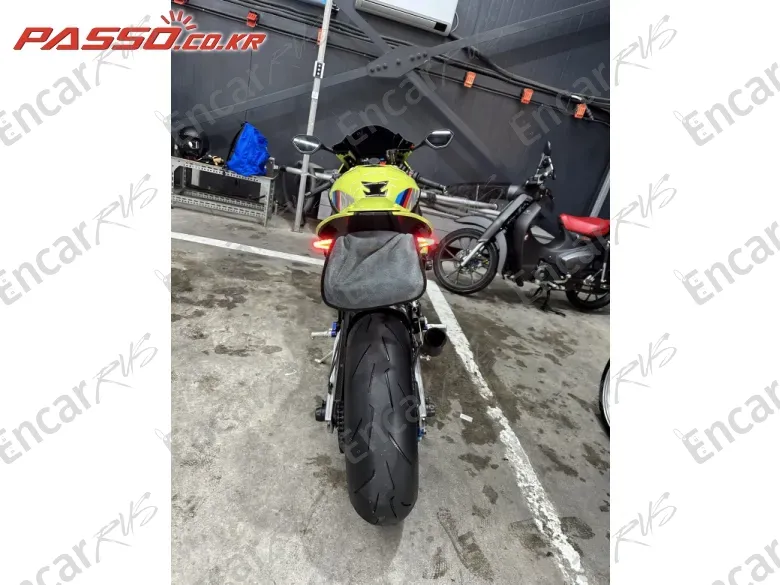 Bmw M 1000 Rr - фото 2